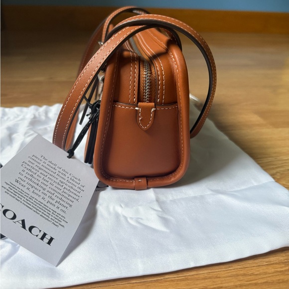 Coach Swing Zip Bag 20 in Crystal Signature Jacquard - Picture 6 of 9